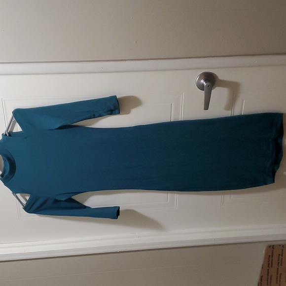 Charlotte Russe Dresses & Skirts - Emerald green midi dress.